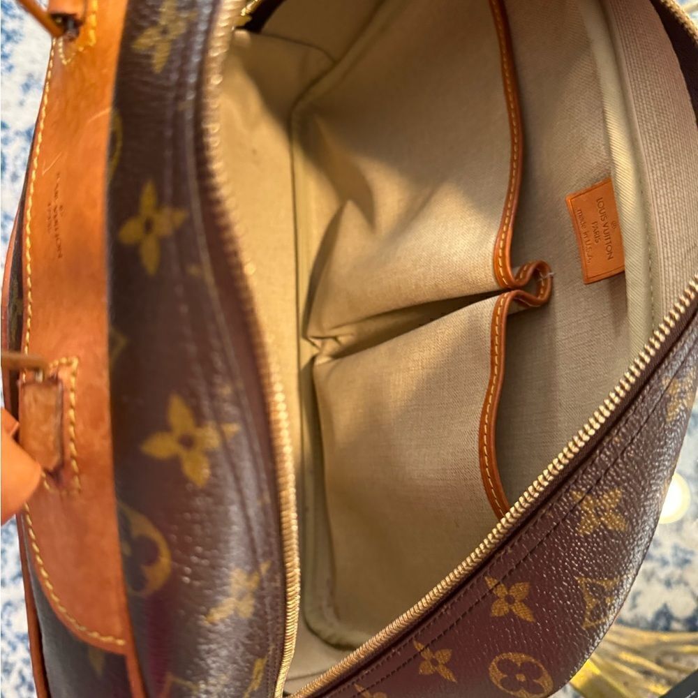 LOUIS VUITTON MONOGRAN TROUVILLE IN EUC - Picture 11 of 13